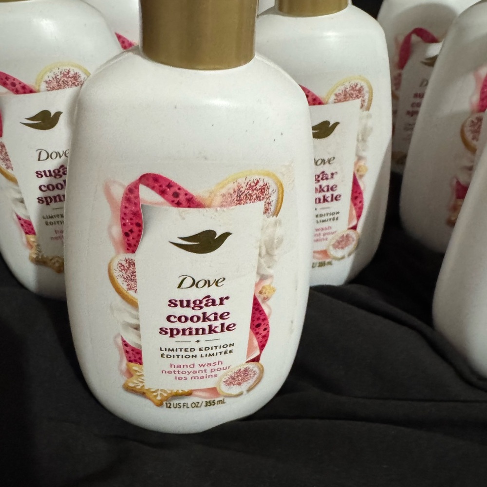 10 Dove Holiday Treats Hand Soaps New - Picture 3 of 6